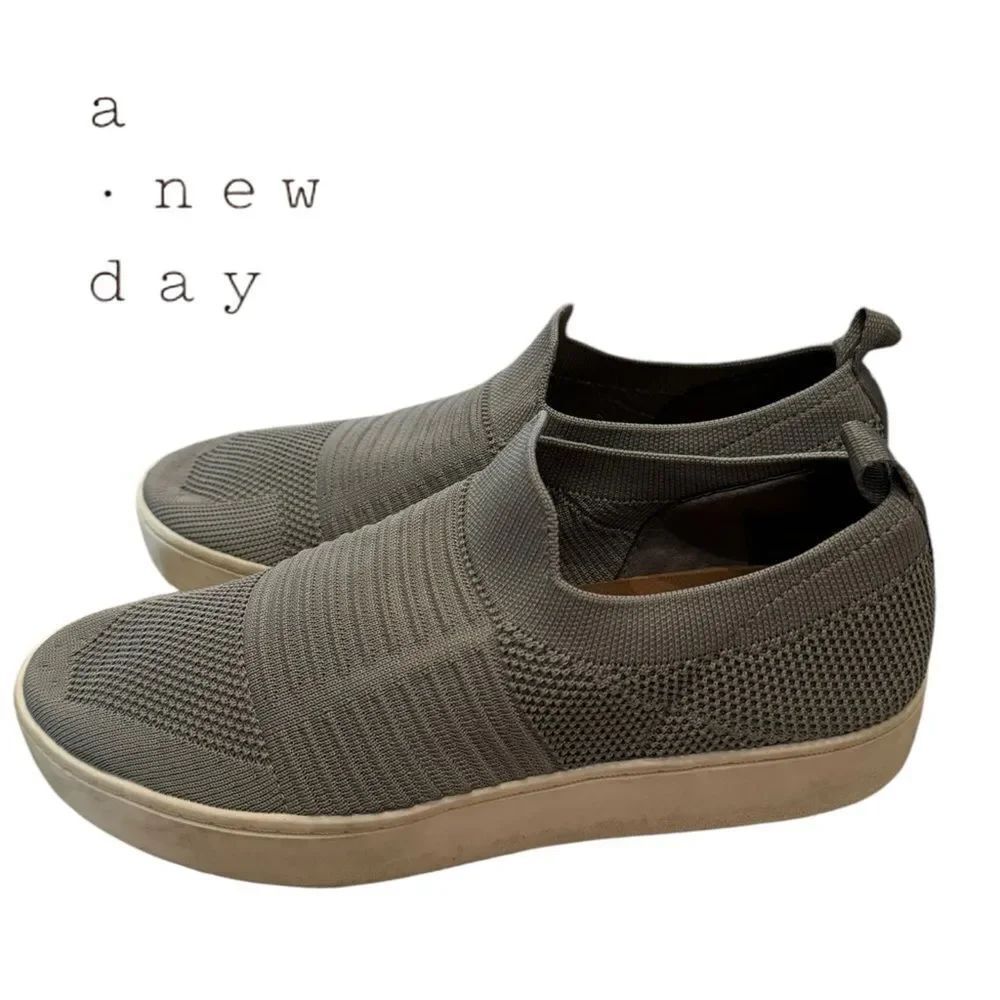 A New Day Women's Gray Knit Slip-on Sneakers 8.5